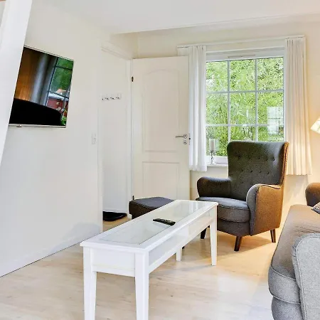 Holiday home Lxix *